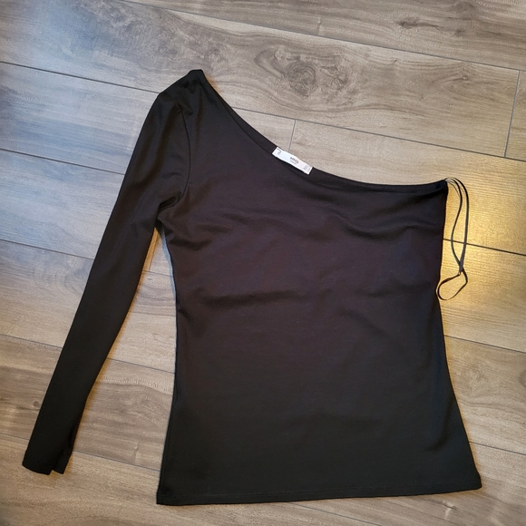 One Shoulder Top - Picture 3 of 3